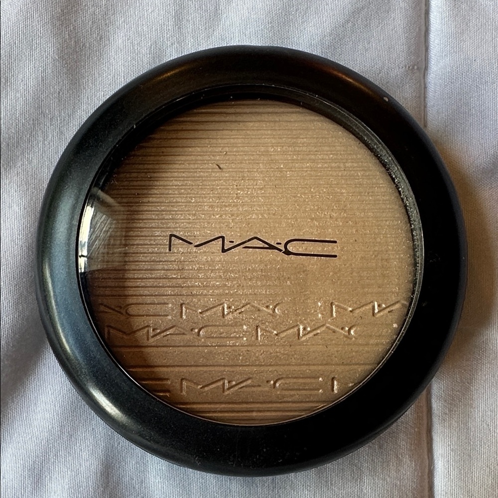 MAC Cosmetics Double Gleam Extra Dimension Skin Finish